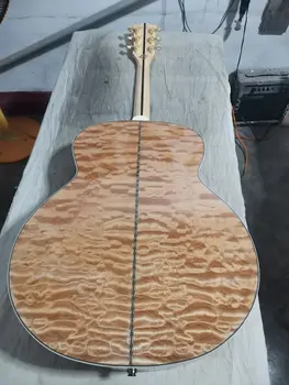 ingyenes szállítás AAA minőségű természetes fa gitár quilted maple tömör fenyő test jumbo 43 cm 200 akusztikus elektromos gitár